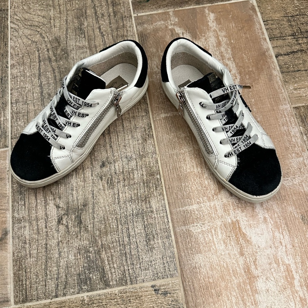 Vintage Havana Black and White Sneakers Casual Style